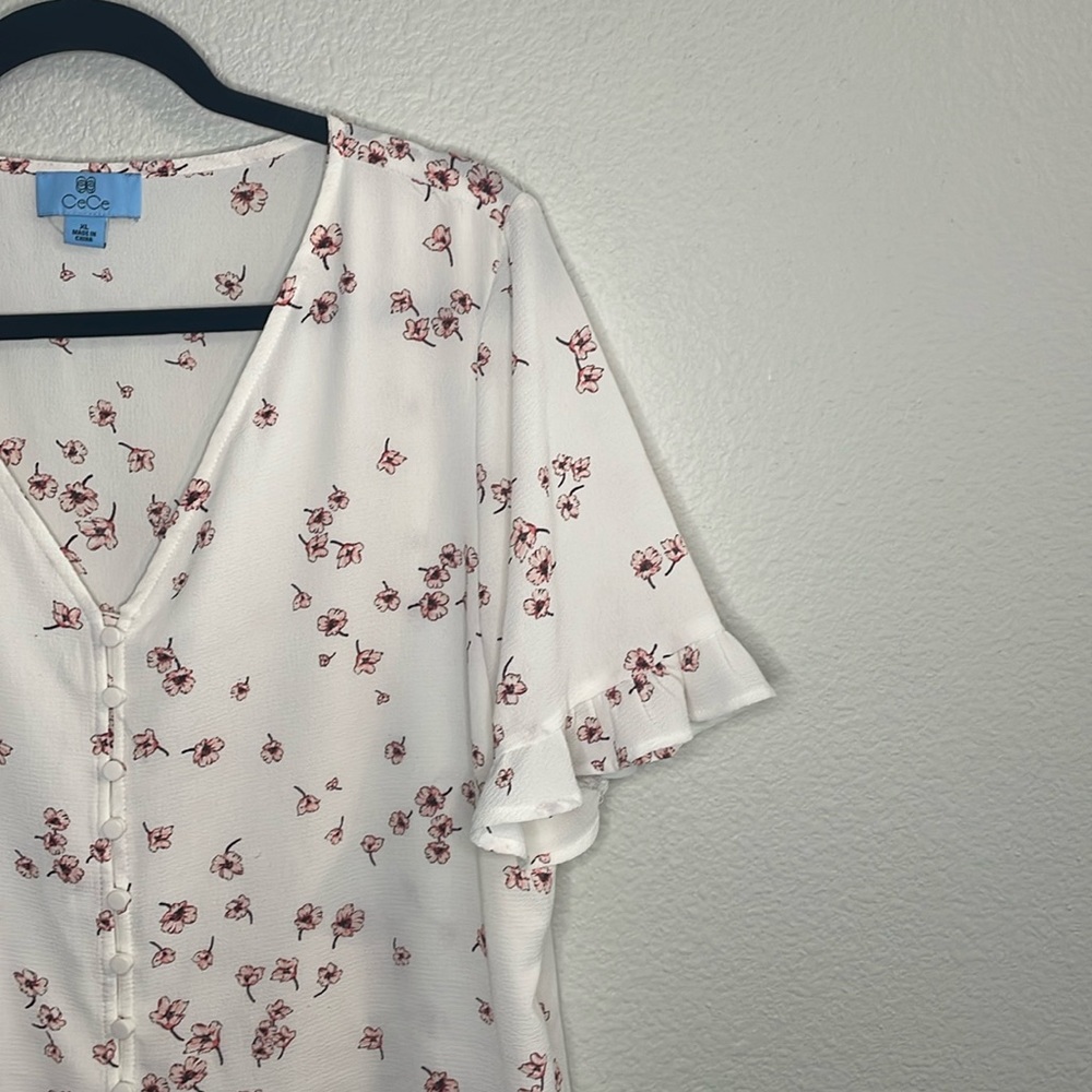 CeCe Ruffle sleeve floral blouse